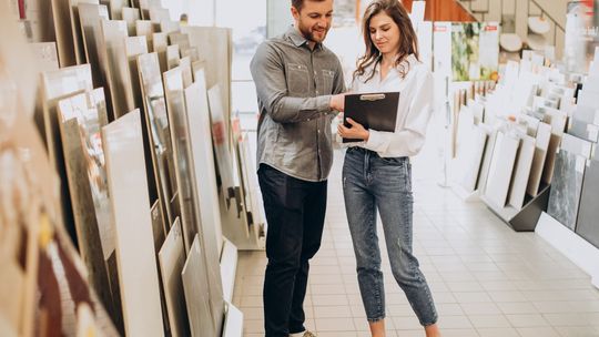 Płytki gresowe w aranżacji kuchni i łazienki – trwałość i estetyka