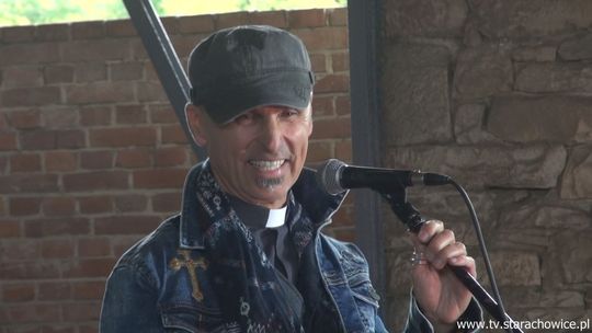 Pokaz nietypowych ornatów ks. Marka Wójcika