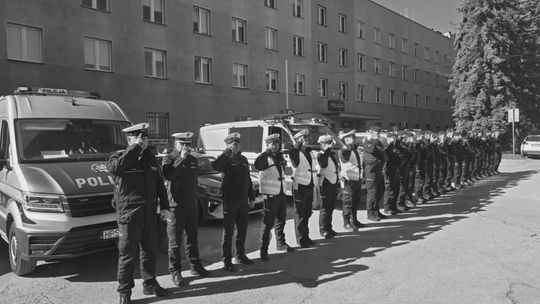 Policjanci z całego województwa oddali hołd tragicznie zmarłemu podkomisarzowi Natanowi Sieroniowi