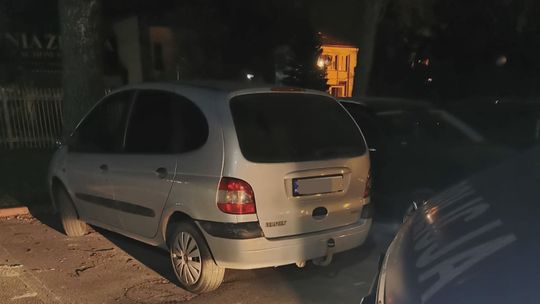 Policyjny pościg w dwóch odsłonach – autem i pieszo. Kierowca był nietrzeźwy!