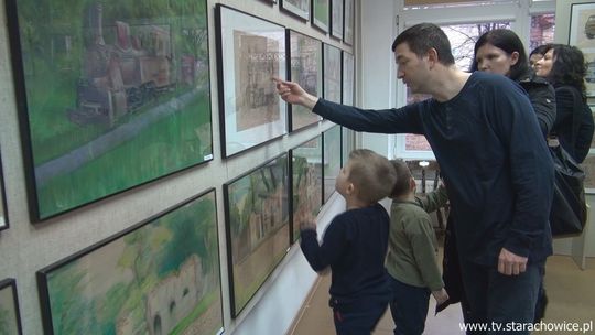 Poplenerowa wystawa uczniów Państwowego Ogniska Plastycznego w Starachowicach