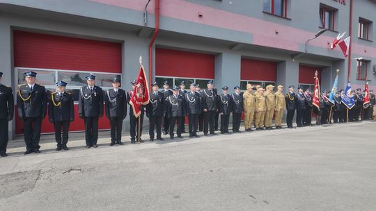 Powiatowy Dzień Strażaka. Wręczono awanse i decyzję o włączeniu do KSRG