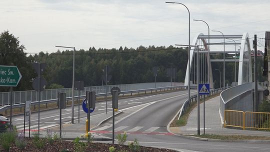 Prace przy wiadukcie zakończone. Na konferencji obecni byli przedstawiciele rządu lat 2017-2023