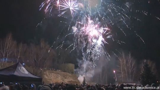 Prezydent Marek Materek o północy złożył bawiącym się starachowiczanom życzenia noworoczne