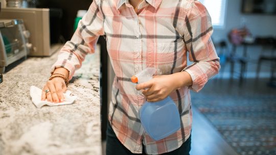 Profesjonalne środki czystości – dlaczego warto sięgnąć?