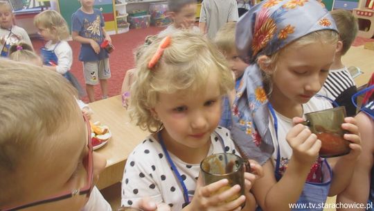 Przedszkolaki smakowicie przywitały jesień