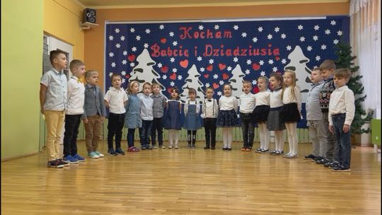 Przedszkolaki z „czternastki” dla babć i dziadków