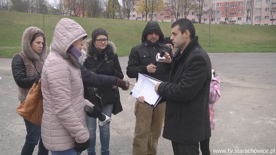 Radny powiatu zabiega o solidną naprawę miejskiej ulicy