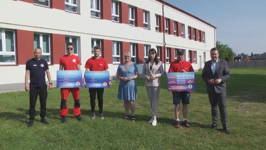 Ratownicy wodni zadbali o bezpieczeństwo uczniów