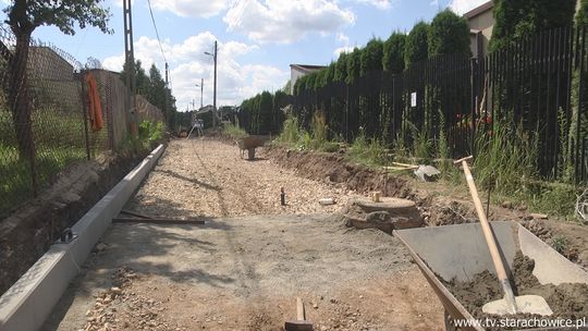 Remont gruntowej nawierzchni ulicy Spadowej