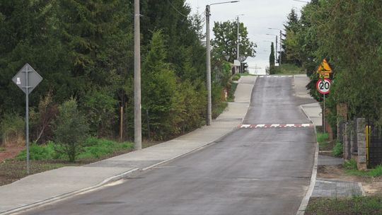 Remont na ul. Podlesie zakończony. Koniec z gruntową nawierzchnią