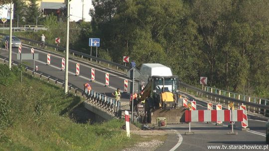 Remont rzecznego mostu w Parszowie