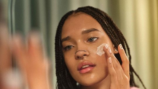 Sara James i Rossmann „Chcą ci powiedzieć coś” o ciele