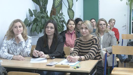 Seria spotkań w gminnych szkołach podstawowych, by lepiej zrozumieć najmłodszych