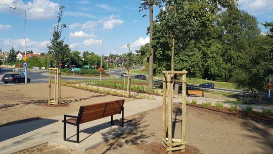 Skwer przy rondzie Lecha Kaczyńskiego gotowy [GALERIA] 