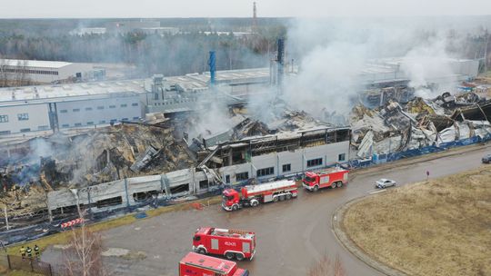 Spłonęła ponad połowa hali firmy Cersanit