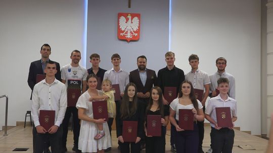 Sportowcy otrzymali stypendia gminne. To osoby zdobywające tytuły krajowe i międzynarodowe