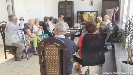 Spotkanie starachowickiego podróżnika z seniorami