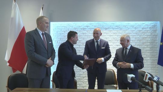Strefa daje 50 tysięcy, ale oczekuje awansu do III ligi i przekształcenia klubu w spółkę