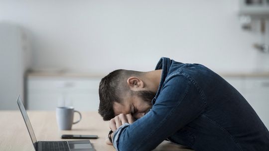 Stres i przemęczenie – jak sobie pomóc ziołami i suplementami?