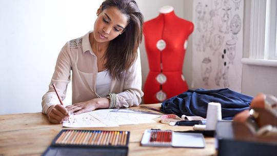 Studia modowe – czy warto? Zalety i wyzwania w nauce projektowania mody