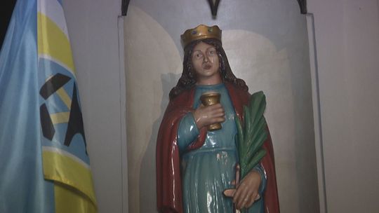 Świętowali Świętej Barbary. Mieszkańcy odwiedzili pomnik by wspólnie się pomodlić o ludzi pracy