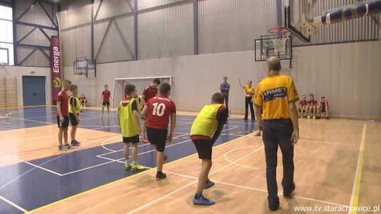 Uczniowie SP nr 13 koszykarskimi wicemistrzami województwa