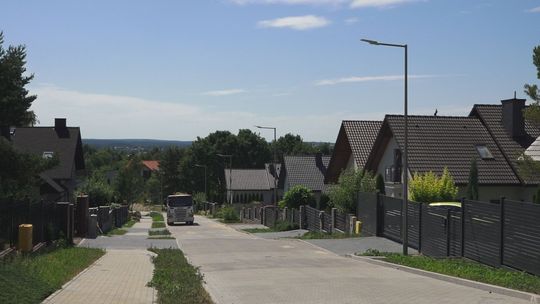 Ul. Rubinowa gotowa. Kolejne drogi na os. Łazy zyskują nową nawierzchnie