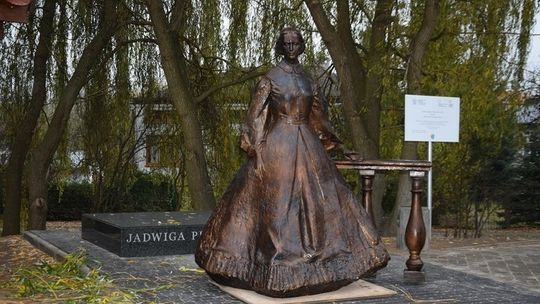 Uroczystość odsłonięcia rzeźby Jadwigi Prendowskiej