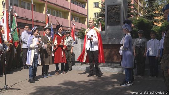Uroczystość pod pomnikiem , rowerowa majówka i piknik