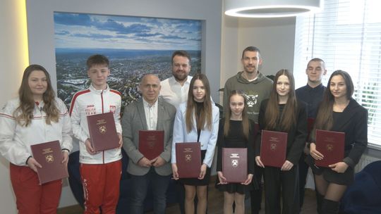 Uzdolnieni sportowcy otrzymali stypendia i nagrody z rąk prezydenta miasta