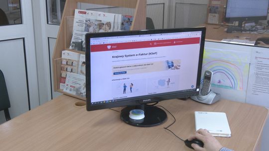 W Urzędzie Skarbowym odbywają się szkolenia z KSeF. Jest również forma online