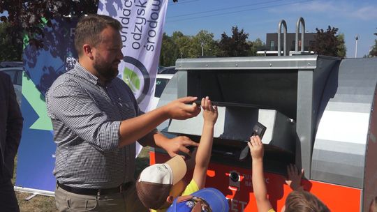 Warto dbać o środowisko. Elektrośmieci do czerwonych pojemników!