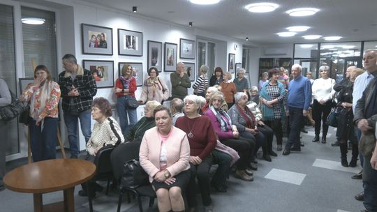 Wernisaż wystawy „Między siłą a wrażliwością” – Kobiety w obiektywie Anety Marciniak