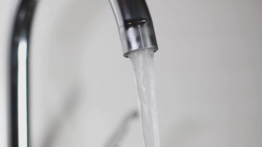 Woda nadal niezdatna do spożycia. Problem może potrwać jeszcze przez najbliższe kilka dni