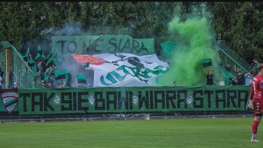 Wspierający lokalny Star Starachowice otworzyli zbiórkę na „otwarcie” stadionu