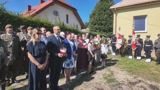 Wyjątkowe obchody 82. rocznicy pacyfikacji Lipia i okolic. Odsłonięto tablice pamięci