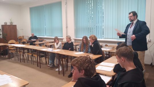 Wyjątkowe spotkanie z mecenasem w Zespole Szkół Zawodowych nr 2