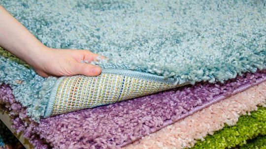 Wykładzina dywanowa czy dywan ? co lepiej sprawdzi się we wnętrzu?