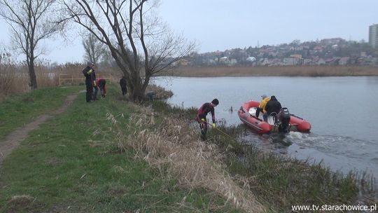 Wyłowili góry śmieci z zalewu Pasternik