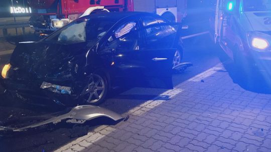 Wypadek przy targowisku. Kierowca uciekał przed policją!