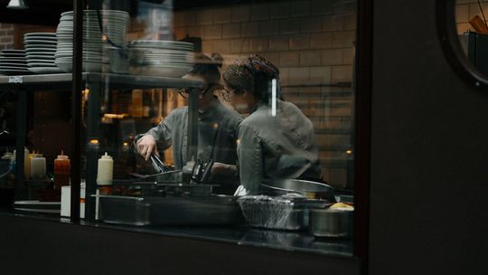 Wyposażenie gastronomii a pierwsze wrażenie gości – co wpływa na odbiór lokalu?