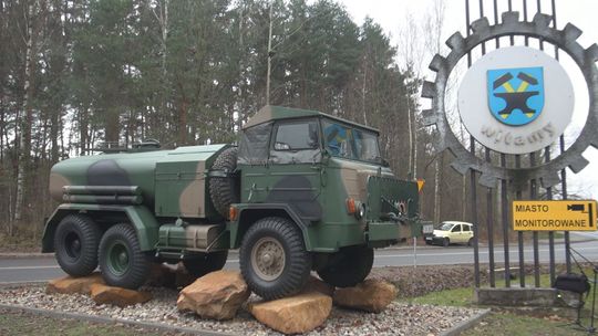 Zabytkowy star typu cysterna stanął na wylocie ze Starachowic