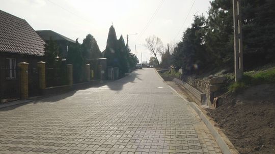 Zacisze, Zwierzyniecka i Owocowa z twardą nawierzchnią