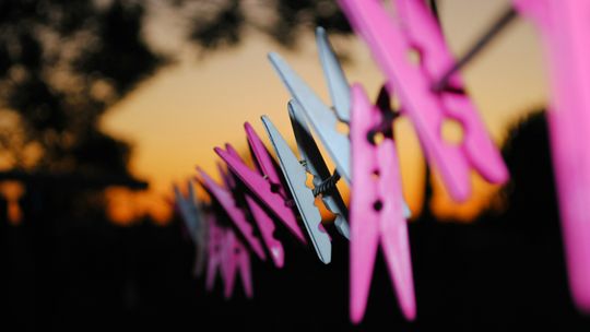 Zalety suszenia prania na zewnątrz