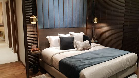 Zdrowy Sen z Kołdrą Obciążeniową HuggyMoon: Innowacja dla Komfortu Nocnego