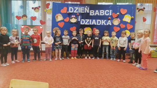Życzenia dla babć i dziadków od przedszkolaków
