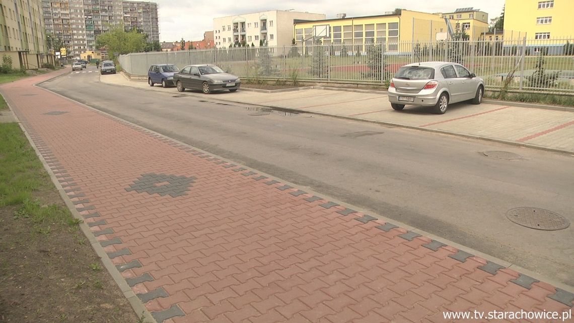 Chodnik i parking przy Glinianej Chodnik i parking przy Glinianej