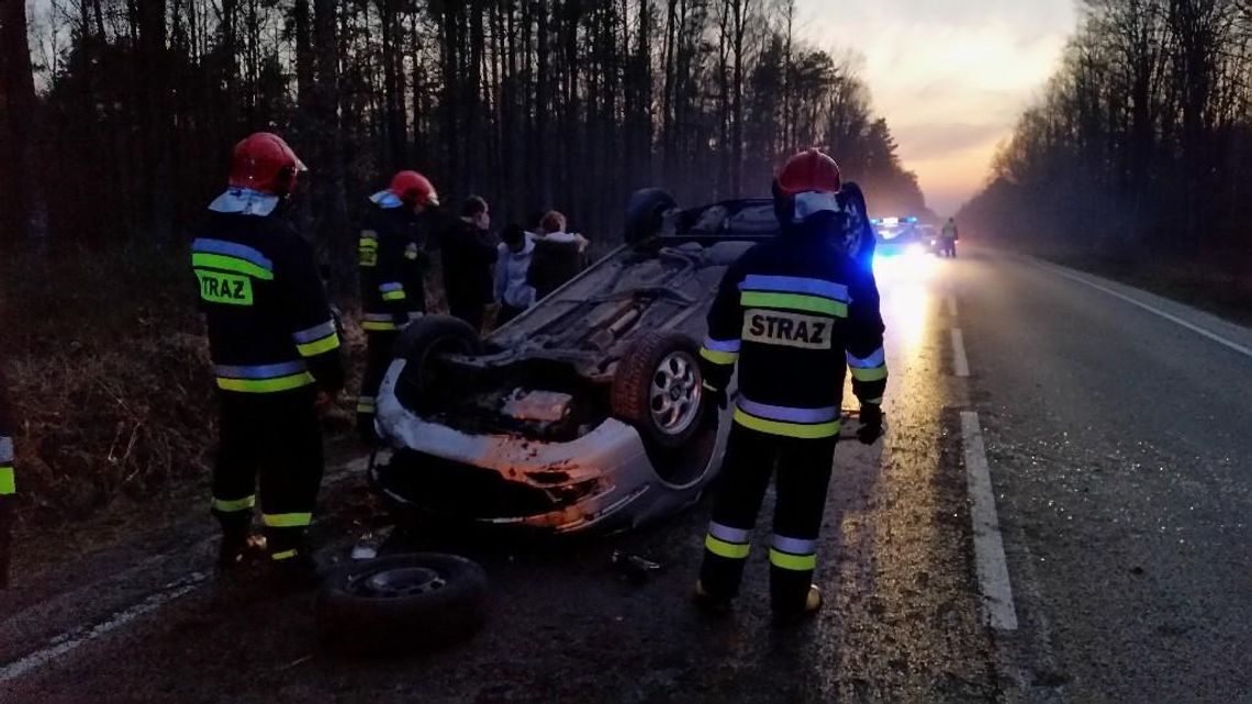 Dachowanie samochodu osobowego w miejscowości Henryk