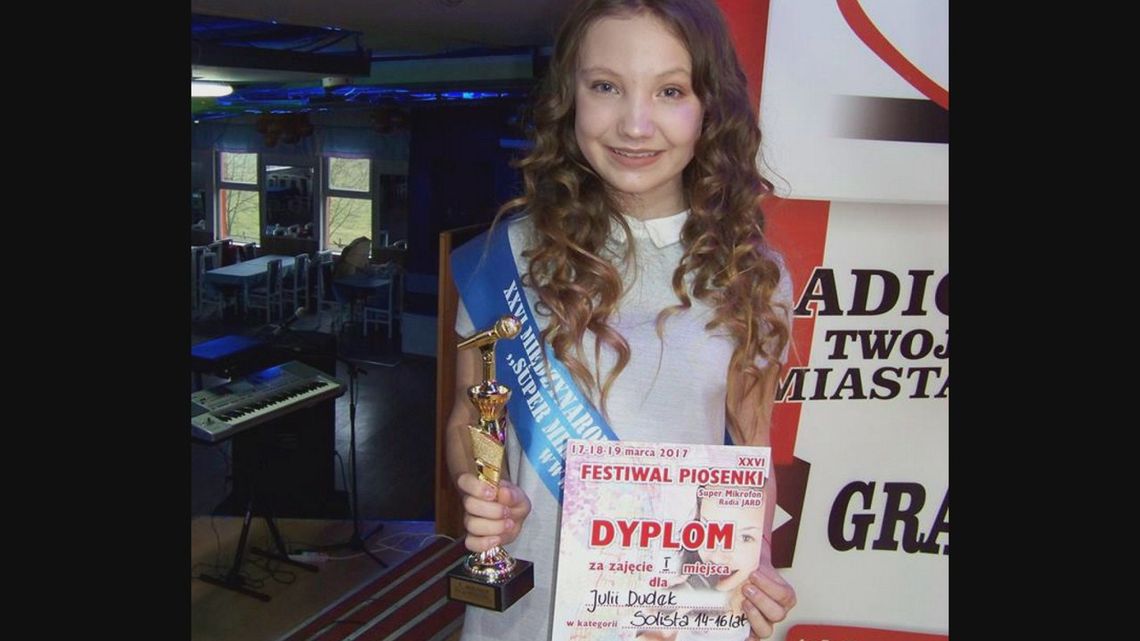 Julia Dudek ze Studia Piosenki Starachowickiego Centrum Kultury wygrała międzynarodowy konkurs